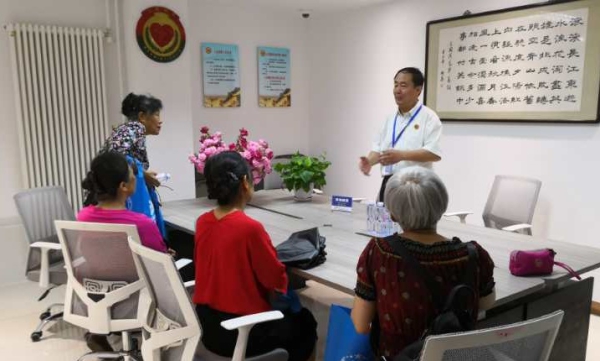 李民开展调解工作现场 李民开展调解工作现场